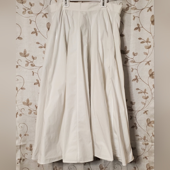 Island Company Elegant White Women's Skirt - Picture 10 of 10